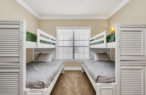 Reunion Casa | Luxury 6 Bedroom House in Reunion Resort