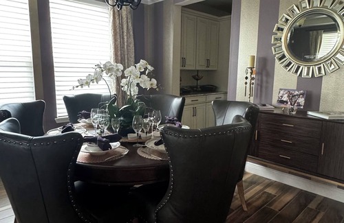 Florida Central Atlantic Coast Casa | Luxury 6-Bedroom with Pool and hot tube. 5' From Disney