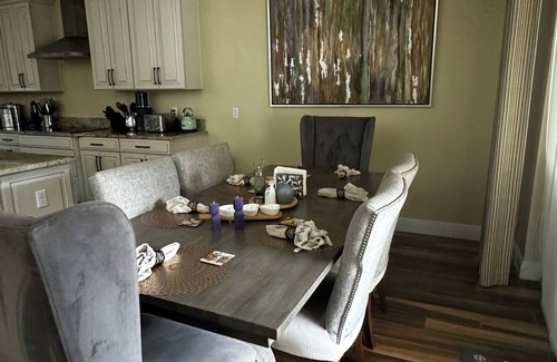 Florida Central Atlantic Coast Casa | Luxury 6-Bedroom with Pool and hot tube. 5' From Disney