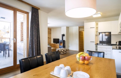 Valbella Apartamento | Luxury 6-person apartment in the holiday park Landal Alpine Lodge Lenzerheide