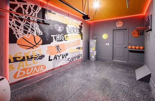 Campbell Casa | Luxury 6BR Home - Pool, Hot Tub, BBQ - Near Disney