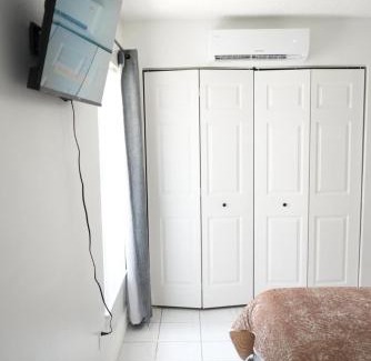 Bearss Plaza Apartamento | Luxury apartment 1