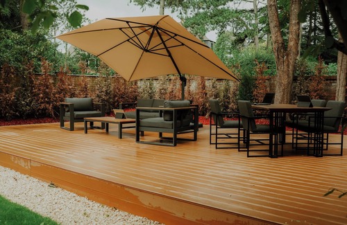 Lindenthal Apartamento | Luxury apartment 8 persons, 300m² garden, terrace, bathtub, 10 min to the city center