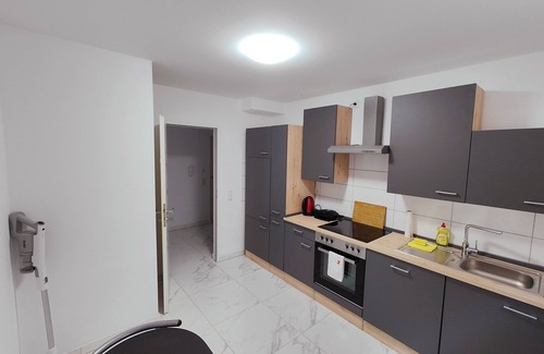Kaarst Apartamento | Luxury apartment (81m²) near Düsseldorf, completely renovated, with parking space
