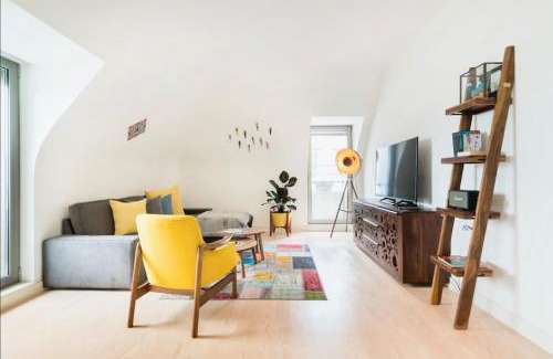 Misericordia Apartamento | Luxury Apartment by MyPlaceForYou, very quiet, close to Time Out Market Lisbon