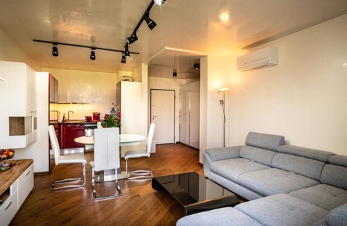 Varna Apartamento | Luxury apartment in building of the year K55 next to the sea garden+free garage