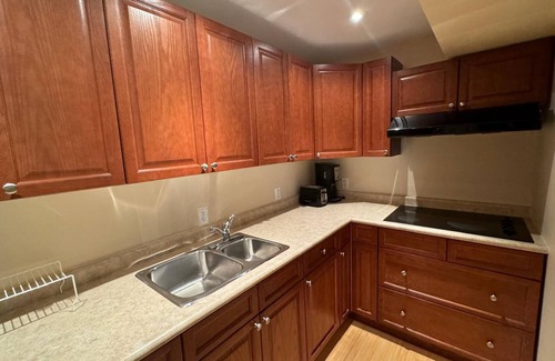 Clarkson-Lorne Park Apartamento | Luxury Apartment Living in an Elite Neighborhood