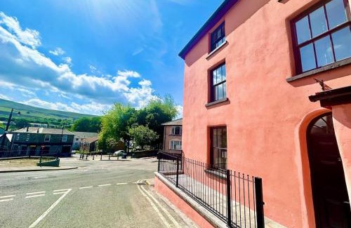 Blaenavon Apartamento | Luxury apartment, Mountain View in a Heritage Town