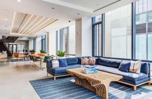 Central-Maverick Square - Paris Street Apartamento | Luxury Apartments by Hyatus Downtown Boston