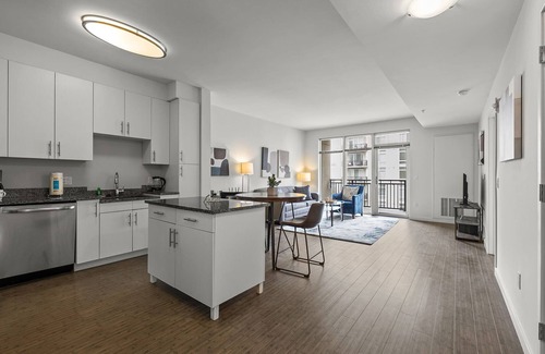 Stamford Apartamento | Luxury Apt In Harbor Point with Balcony