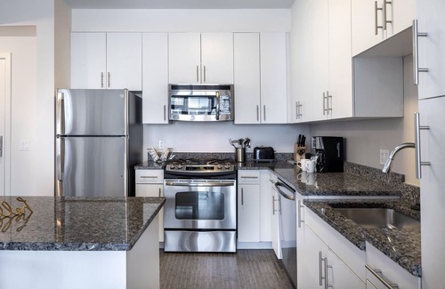 Stamford Apartamento | Luxury Apt In Harbor Point with Balcony