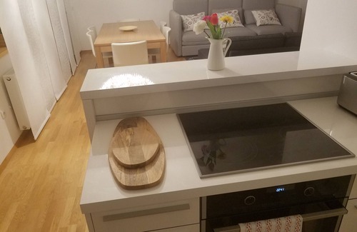 Kranjska Gora Apartamento | Apt de lujo con balcón y sauna cerca de las pistas de esquí y rutas de ciclismo / senderismo