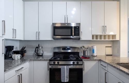 Downtown Apartamento | Luxury Apt with Gym and Pool