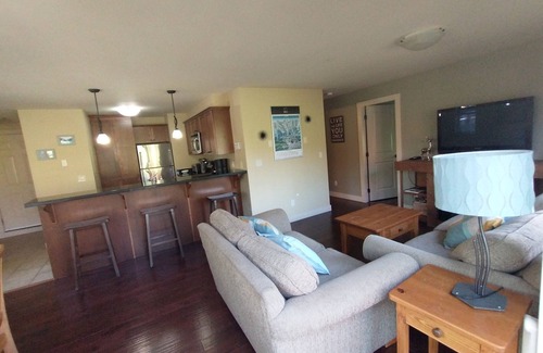 Golden Condominio | Unidad de Aspen Top Floor Luxury 2 BR, un montón de privacidad, vistas a la montaña impresionantes