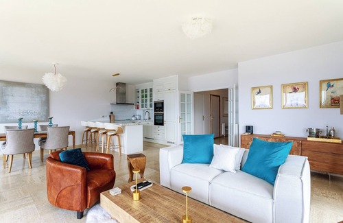 Villefranche-sur-Mer Apartamento | Luxury at its Best with Panoramic Mediterranean View