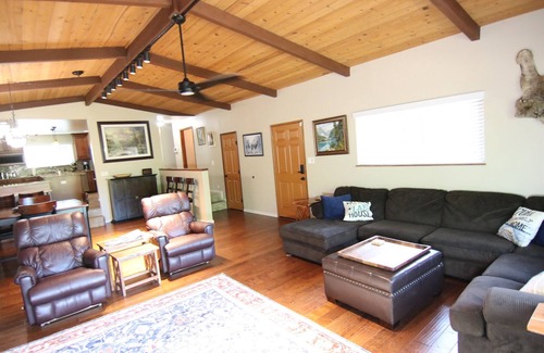 Lakehead Casa | Luxury at the Lake - Large Lakeview - Game Room - Shasta Lakeshore Retreat #7