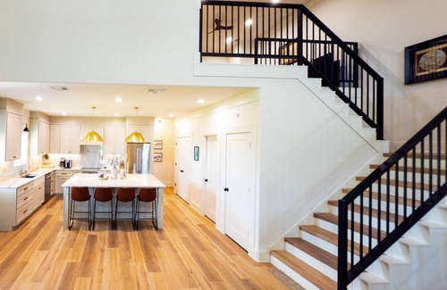 Port O Connor Casa | Luxury Barndo -Secure Boat Storage & Ice Maker