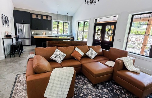 Cassopolis Casa | Luxury Barndo, Sleeps 18, Indoor Sports Court, Hot Tub, Pontoon Rentals, Near ND