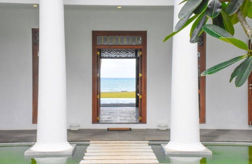 Galle Villa | Nueva villa de lujo frente a la playa en Galle!