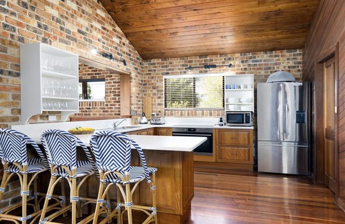 Nambucca Heads Casa | Luxury Beach House - secluded area of Nambucca, 5 minute walk to the beach