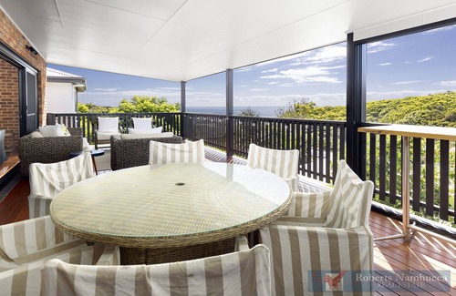 Nambucca Heads Casa | Luxury Beach House - secluded area of Nambucca, 5 minute walk to the beach