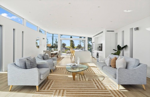 Bulli Casa | Luxury Beach Retreat @ Bulli.....Your Dream Holiday Home