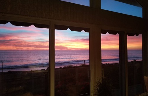 San Clemente Casa | Luxury Beachfront Historia Única, Spa, Terraza, a pie de Pier & Surf