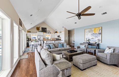 Port Bolivar Casa | Luxury Beachfront I Hot Tub, Firepit, Elevator & EV Charger