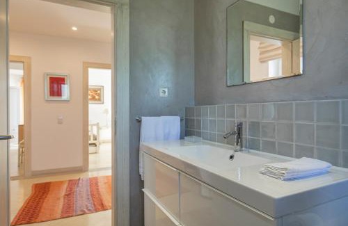 Colares Apartamento | Luxury Beachfront Villa