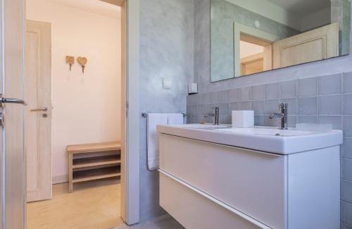 Colares Apartamento | Luxury Beachfront Villa