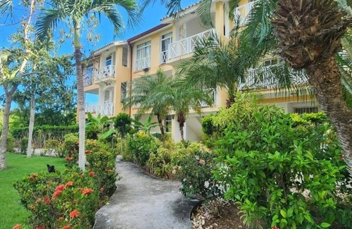 Dominicus Apartamento | Luxury Beachside Apartment with Rooftop Terrace & Private Jacuzzi – Sleeps 6