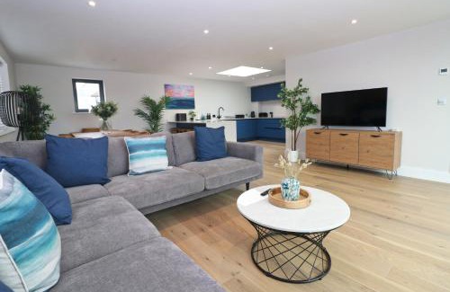 Harlyn Apartamento | Luxury beachside sea view apartment