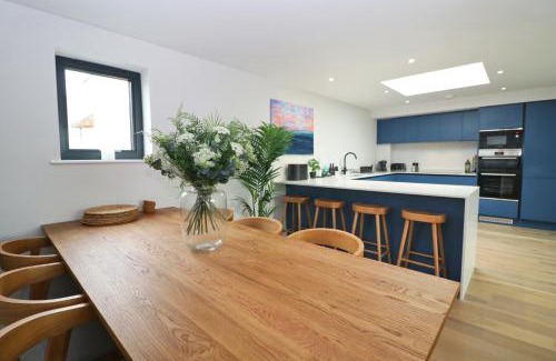 Harlyn Apartamento | Luxury beachside sea view apartment