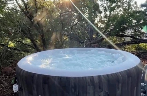 Canyon Lake Alquiler De RV | Luxury bell tent with a/c + hot tub in Canyon Lake, TX