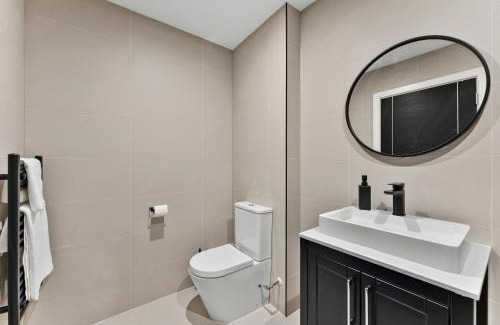 Sheldon Apartamento | Luxury Birmingham Apartment - Parking