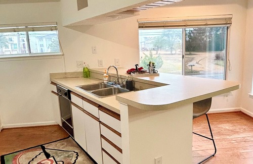 Buckroe Beach Casa | Luxury by the Bay: 2-bedroom Beach House Hampton