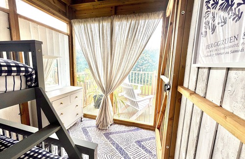 Freathy Alquiler De RV | Luxury Cabin Coastal Luxury: with Private Deck - Ebb & Flow Getaway