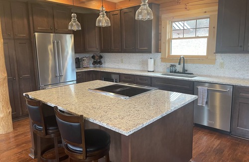 Logan Cabina | Luxury Cabin in the Hocking Hills on 10 private acres