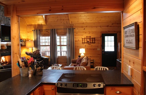 Saugatuck Cabina | Cabina de lujo Retiro. Perfecto para la diversión familiar o escapada romántica
