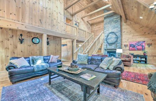 Sapphire Casa | Luxury Cabin with Deck Less Than 5 Miles to Sapphire Valley!