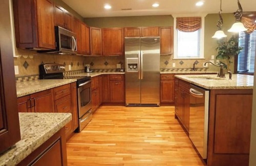 Walnut Hills Casa | Luxury Carriage House