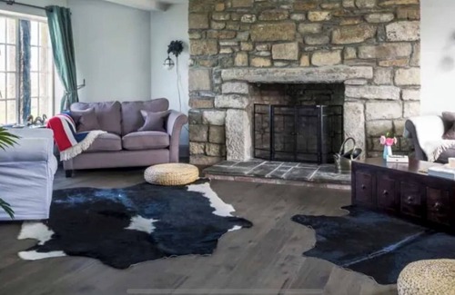 Rosudgeon Otro | Luxury castle apartment on the Cornish south coast with epic sea views.