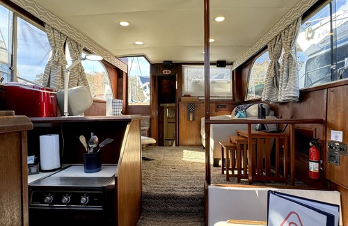 Sanford Alquiler De Eote | Luxury Chris Craft Yacht On the Beautiful St. John's River in Sanford