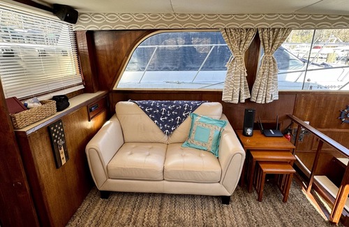 Sanford Alquiler De Eote | Luxury Chris Craft Yacht On the Beautiful St. John's River in Sanford