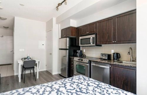 Fort York Apartamento | Luxury CN Tower Suites - Save on Monthly Stays