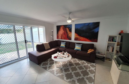 Crescent Head Villa | Lujosa y confortable villa con patio trasero contenido. Ideal para 2 parejas.