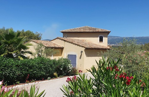 Mouans-Sartoux Villa | Última oportunidad: semanas 29 de junio y 24 de agosto, villa espaciosa, privacidad completa, vista
