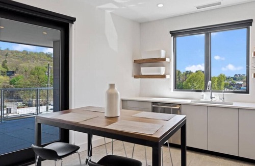 East End - Valley Street Condominio | Luxury Condo, Downtown Asheville