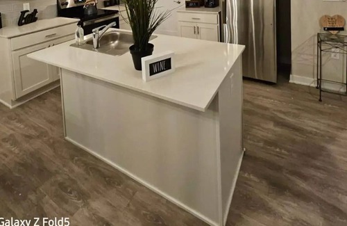 Canton Condominio | Luxury Condo in Canton, MI: Enjoy your stay in Comfort, Style, and Convenience.