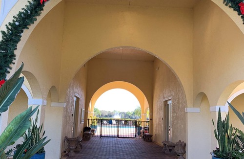 Marbella Lakes Condominio | Luxury condo inn the heart of Naples, 3/2, community pool and fitness center